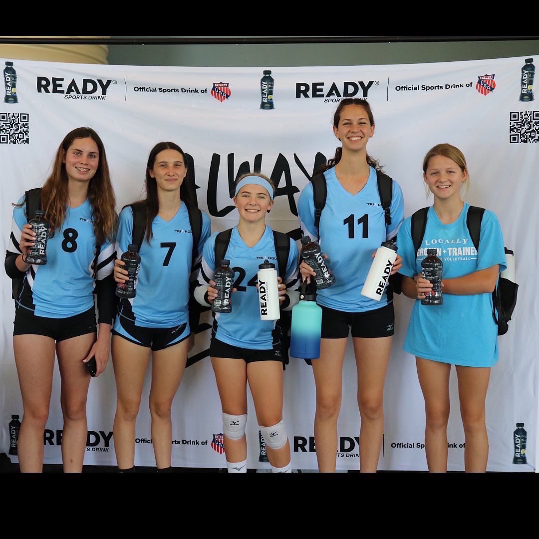 ready_nutrition's tweet photo. All smiles & having fun hydrating with Ready at the @AAUVolleyball Girls Jr National Volleyball Tournament 🏐
The future is bright in girls volleyball! #AAUVBgGirlsNatls #DecideToBeGreat https://t.co/Na5sBfmo1d