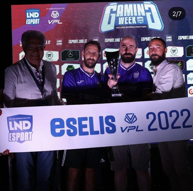 Ostiamare Esports (@ostiamareesp) on Twitter photo Continuate con le vostre chiacchiere noi nel frattempo alziamo un altro trofeo.
LND ✅
LND E-CUP ✅
E-SELIS ✅
che gruppo, che squadra <a href="/MomentumVPC/">MomentumVPC</a>.
CI VEDIAMO A SETTEMBRE❤️ Continuate con le vostre chiacchiere noi nel frattempo alziamo un altro trofeo.
LND ✅
LND E-CUP ✅
E-SELIS ✅
che gruppo, che squadra <a href="/MomentumVPC/">MomentumVPC</a>.
CI VEDIAMO A SETTEMBRE❤️