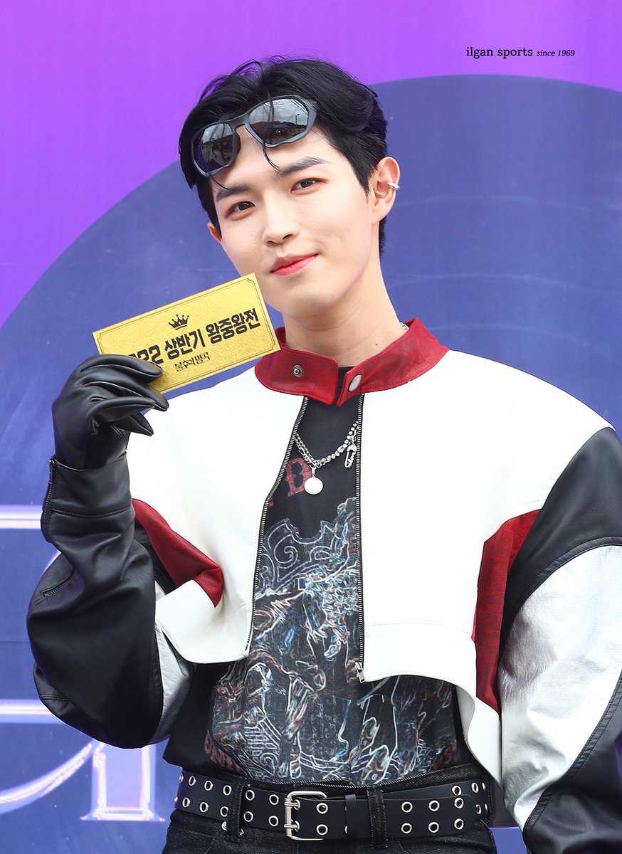 ilgansports's tweet photo. 220627 김재환 불명 왕중왕전 출근길

오늘은 힙재환

📸 https://t.co/79CjAFr5cE

#김재환 #KIMJAEHWAN
#불후의명곡 #일간스포츠_출근길 https://t.co/LJrU6rWl3H
