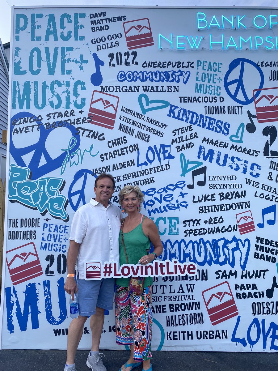 DarDuNH's tweet photo. #LovinitLive https://t.co/yfqV1tgSyk