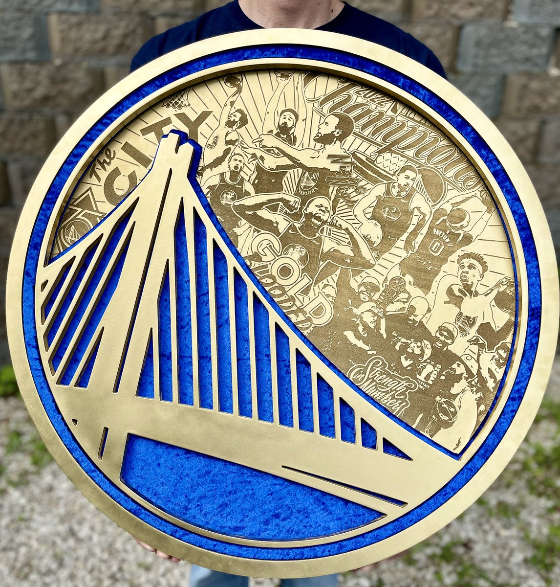 Catchfire_C's tweet photo. Gold Blooded. Get yours -> https://t.co/pDALI3mQZX #goldenstatewarriors #NBAFinals2022 #NBA #warriorsin6 #warriors #mancave #wallart #custom #shopsmall https://t.co/QkSLuqD29B