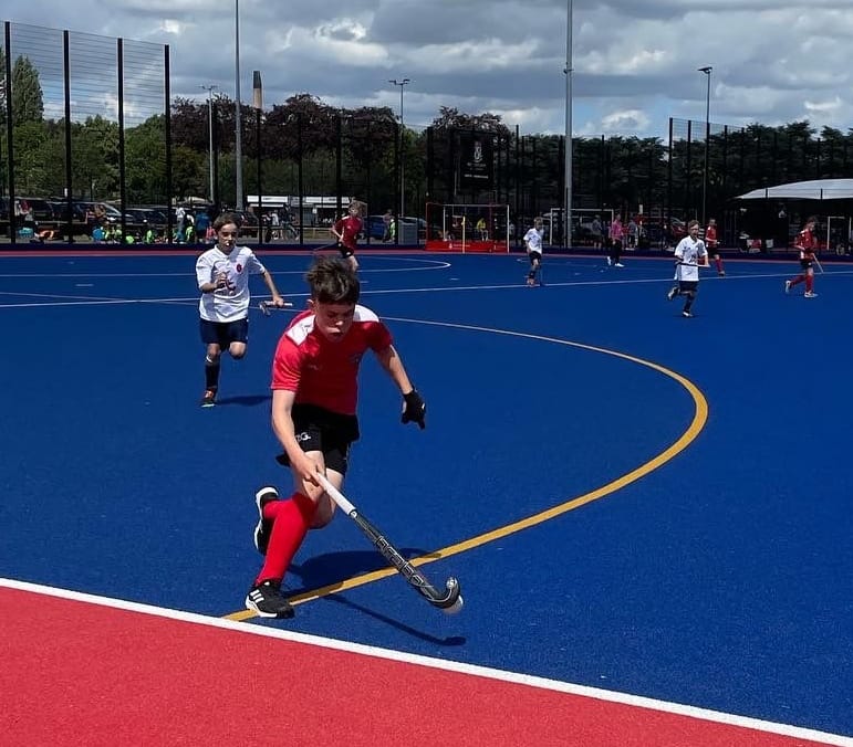 Action shot - Finlay F showing off his one handed dribble down the right wing. Impressive skill 🤩🏑
<a href="/WHCYouth/">Whitchurch Youth</a> <a href="/PlasAddGorff/">Add Gorff Plasmawr</a> <a href="/YsgolPlasmawr/">Ysgol Gyfun Gymraeg Plasmawr</a> <a href="/SWYHA1/">SWYHA</a>