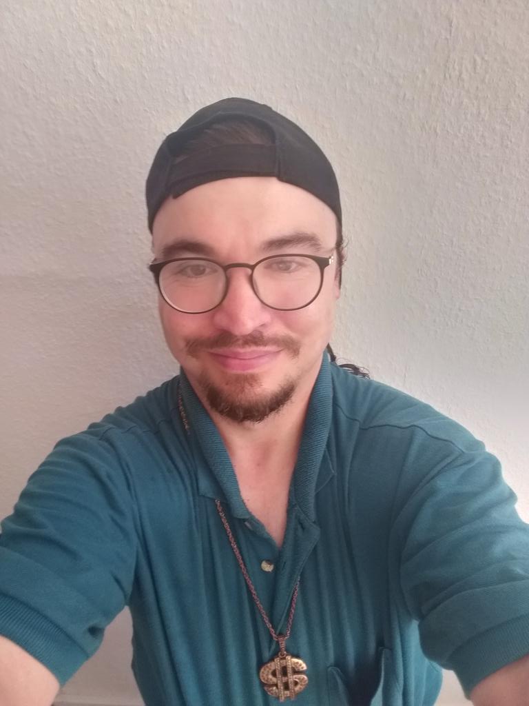 Soldmann88's tweet image. Hallo meine lieben Girls und Boys 🧡
Ich wünsche euch allen ein wunderschönen guten Sonntag Abend und viel Spaß beim zocken auf YouTube und Twitch oder was ihr noch schönes macht.
Und ich wünsche euch eine schöne gute Nacht und tolle Träume. Hab euch alle ganz doll lieb 🤘🎮🥰
