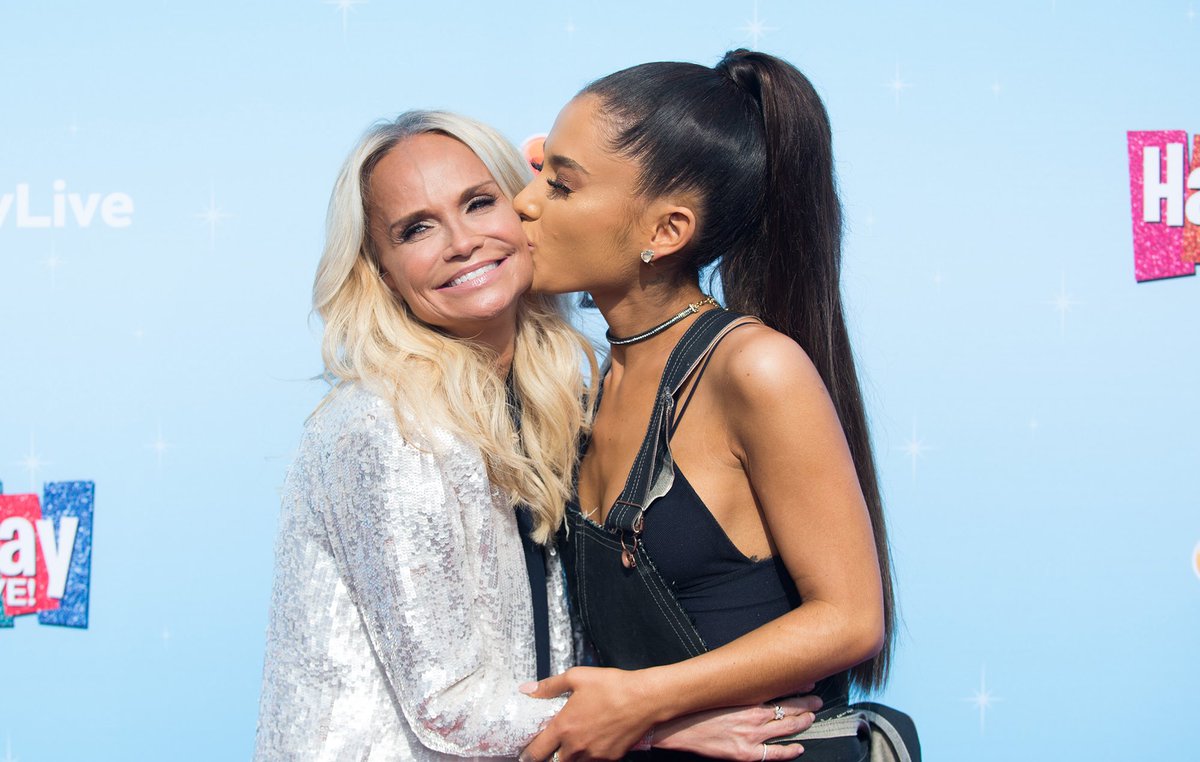 KChenoweth's tweet photo. Happy Birthday, babygirl! I am so proud of the person you are. May 29 be the best year yet!! i love you! 💗🎂 https://t.co/PqwzbBo2tO