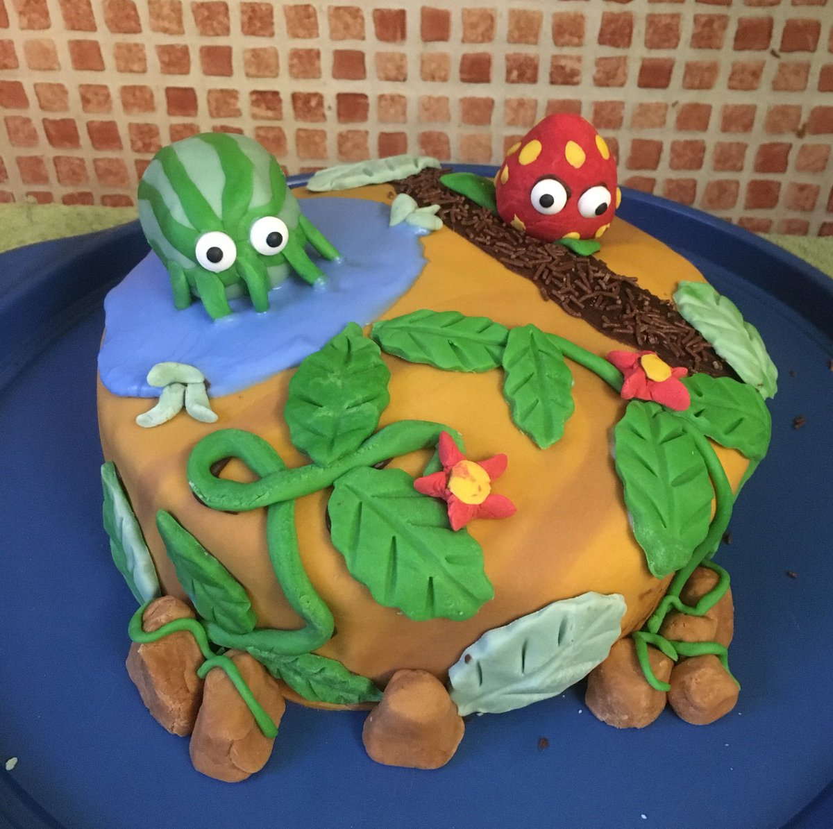 Unseen Crafts on Twitter "The boy asked for a Bugsnax cake for his