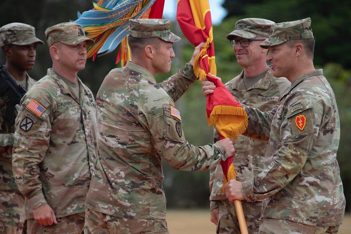 Last we we said farewell to DIVARTY Brigade Commander, COL Schott. Thank you Thunder 6 for everything you’ve done for the Brigade, you will be missed. COL Katz we look forward to what you have in store for the #TropicThunder Ohana. We know you’ll do great! ⚡️ #TropicLightning