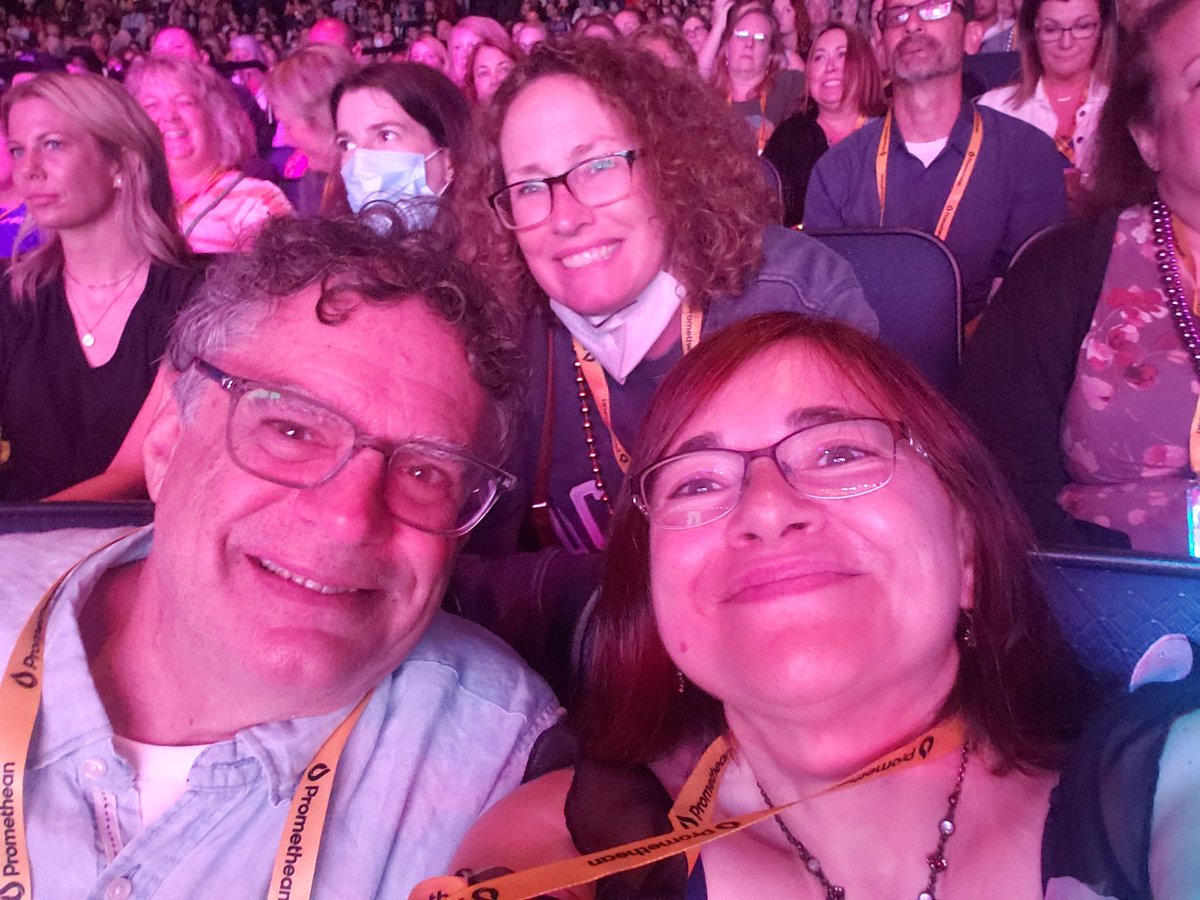 myildiz's tweet photo. #iste2022 new friends https://t.co/mCcMdyRDeH