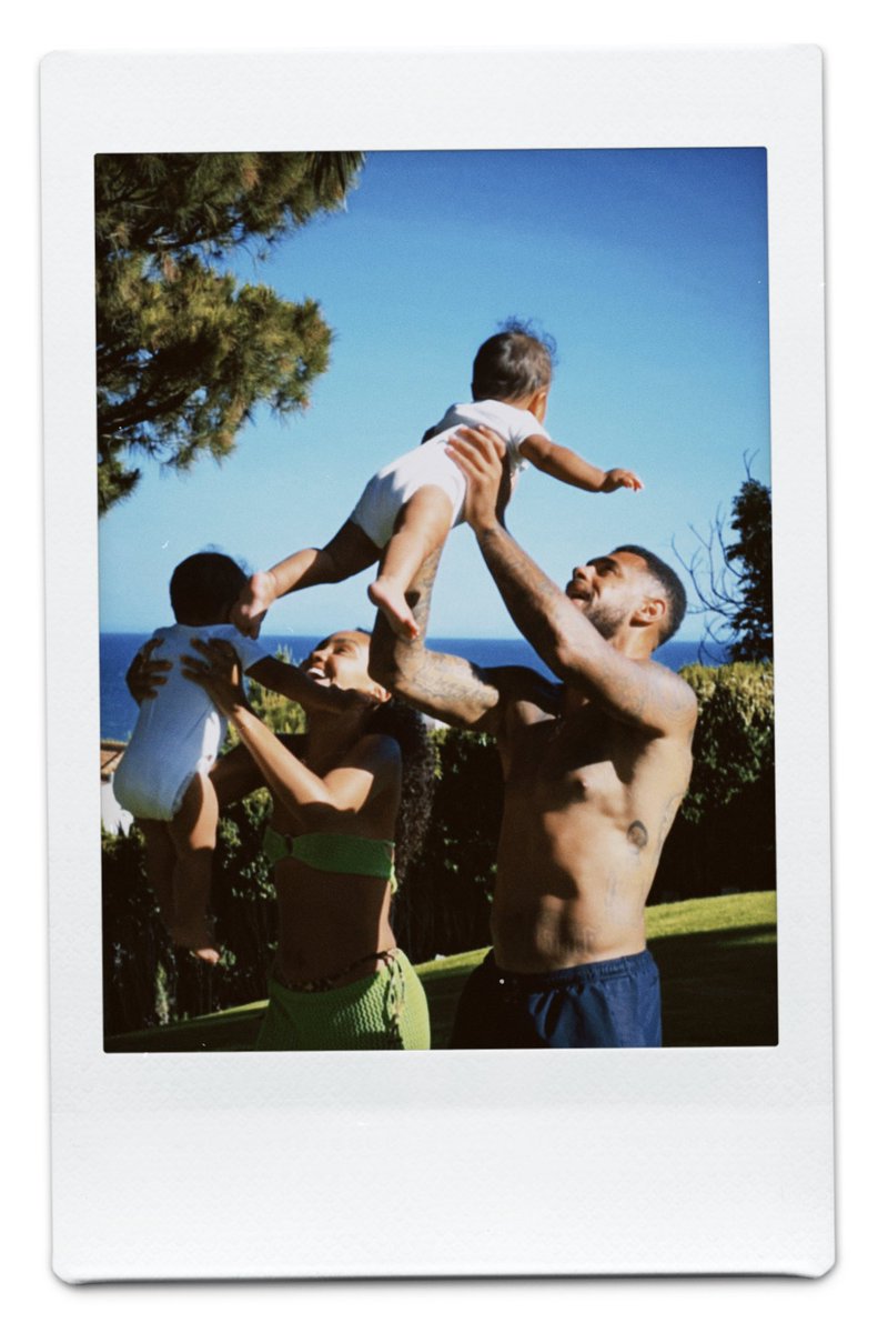 LEIGHZIP's tweet image. 💌 pinnock-gray family