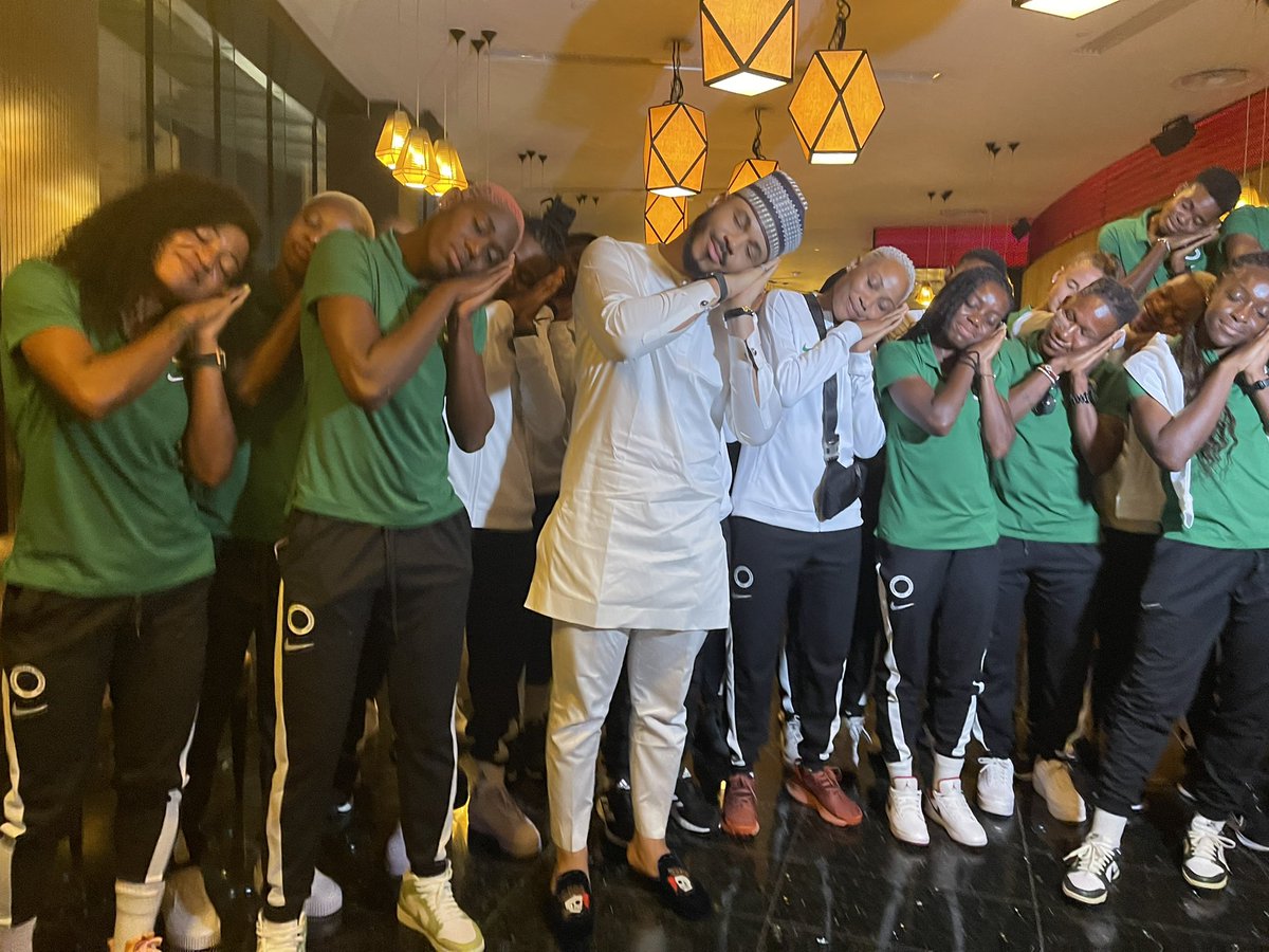 ozo_chukwu's tweet photo. Had to HIT the @StephenCurry30 Night Night celebration with the SUPER FALCONS. #stephcurry #NightNight https://t.co/hyQd5IThbx