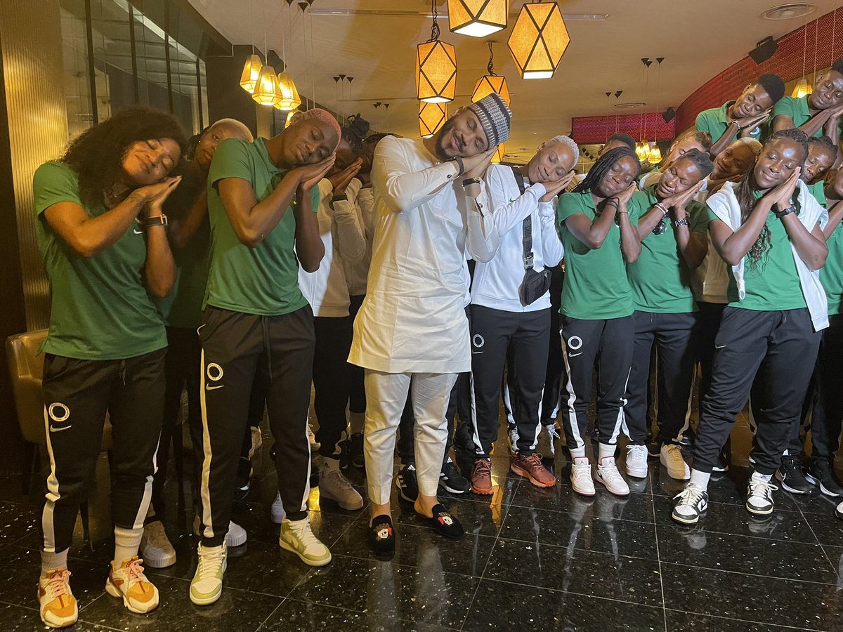 ozo_chukwu's tweet photo. Had to HIT the @StephenCurry30 Night Night celebration with the SUPER FALCONS. #stephcurry #NightNight https://t.co/hyQd5IThbx