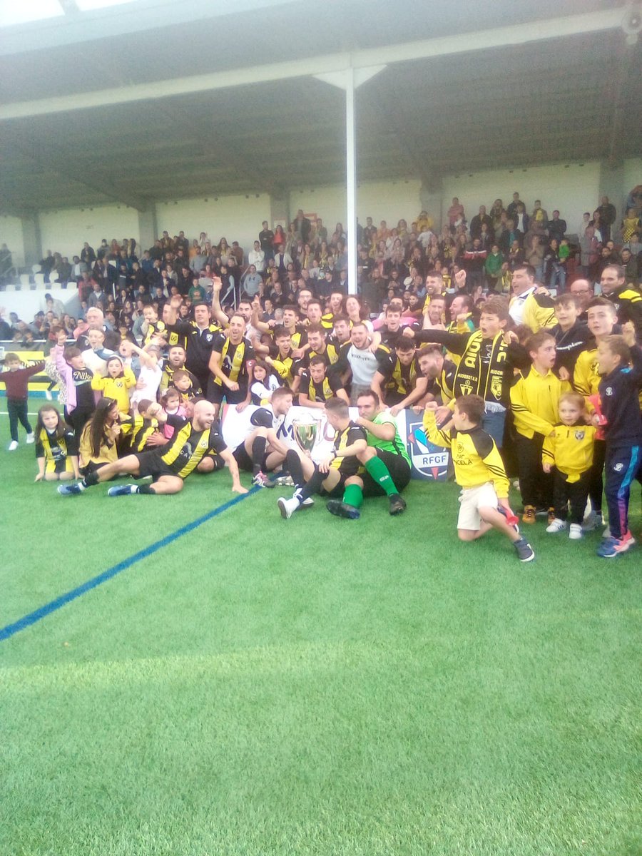 SdTordoia's tweet photo. 💛🖤🐝Campeóns🐝💛🖤

Unha final competida pero o final a copa ven con nos pa Tordoia.

Esperamos a toda a afición na praza do Concello porque hoxe destes unha lección de como levar o equipo a victoria.
Moitísimas gracias!!!

Hoxe máis que nunca

#SonDoTordoia 🟡⚫🐝 https://t.co/FPBOgJVDxA