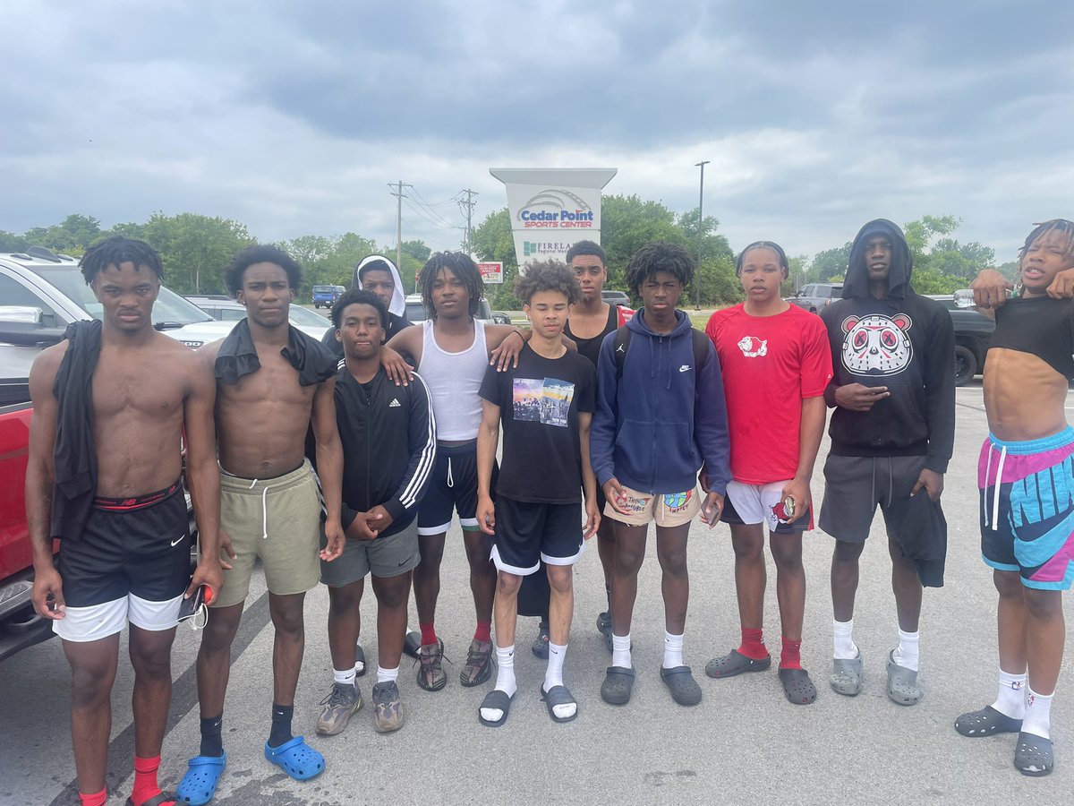 Fantastic event at <a href="/ohioBKcoaches/">OHSBCA</a> MidwestLive. Organized/well run/and great attendance of high school programs and college coaches

Pups went 3-1 Beating Warren Lincoln (MI), Grandville (MI) and Richmond Hts (OH) and falling to Grosse Pointe South (MI)

This team could be special