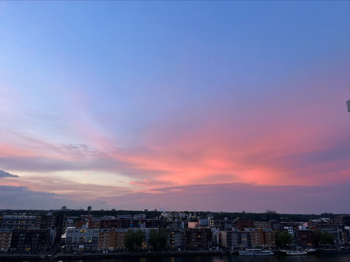 VivianeMeeren's tweet photo. #Sunset #Javaeiland #Amsterdam https://t.co/OyQzimOtX5