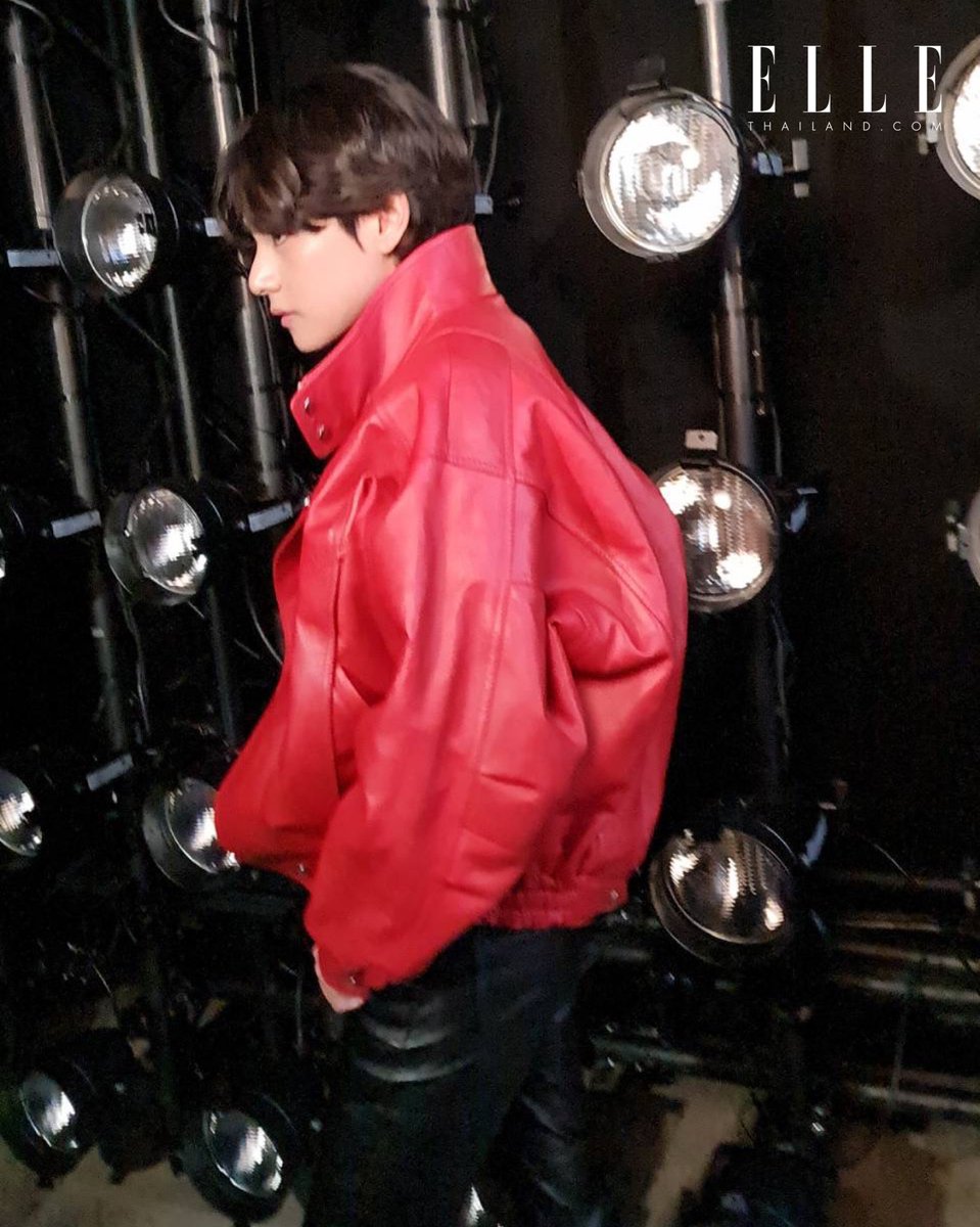 thvmain95's tweet photo. KIM TAEHYUNG 

#TaehyungxCelinePFW
#TAEHYUNGxCeline https://t.co/PQK3Vw7rD6