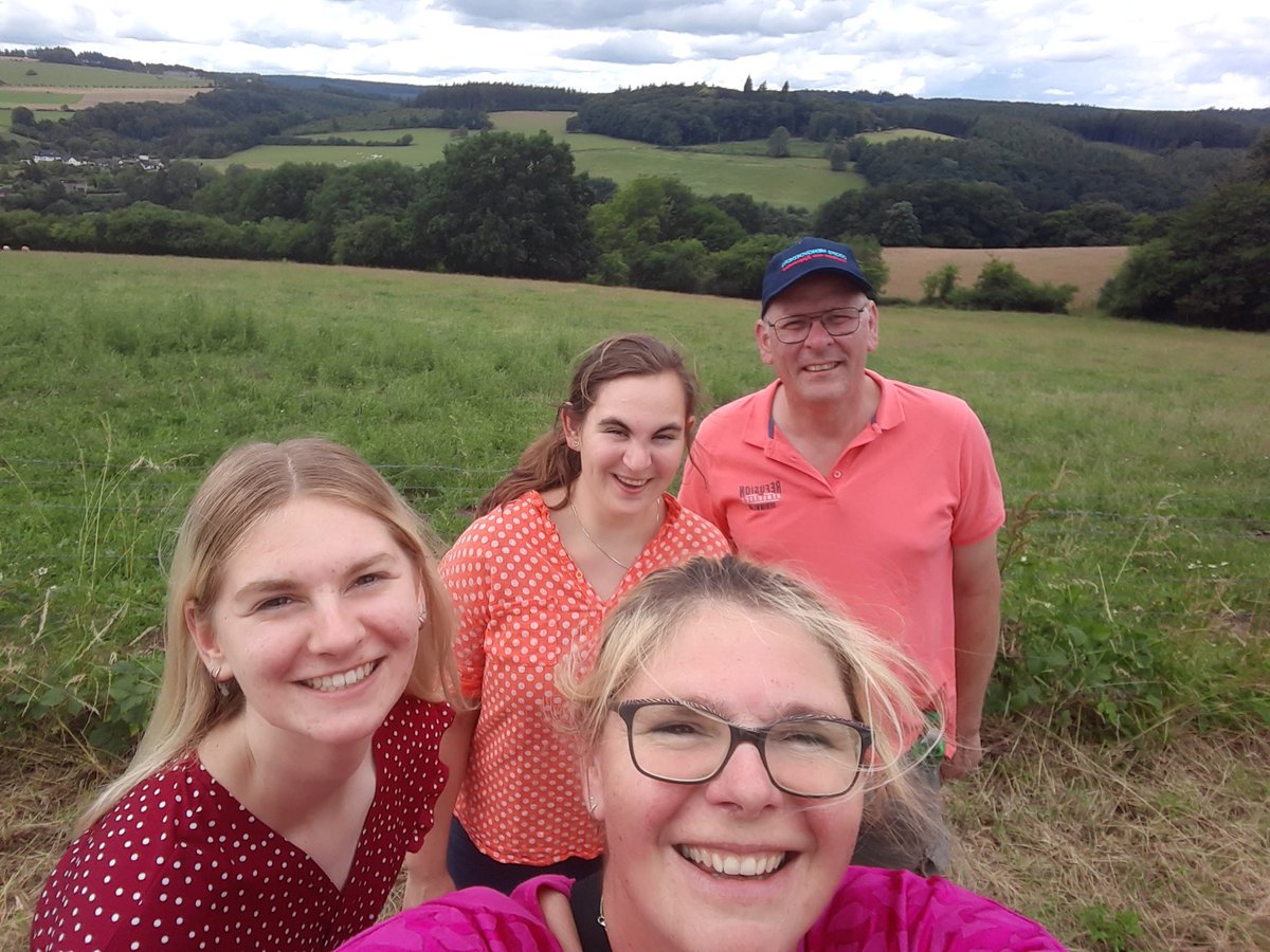 MargaKroezen's tweet photo. Na 2 maanden eindelijk weer even samen met de jongste dochter #stagebelgie #qualitytime https://t.co/rMfQU3nf68
