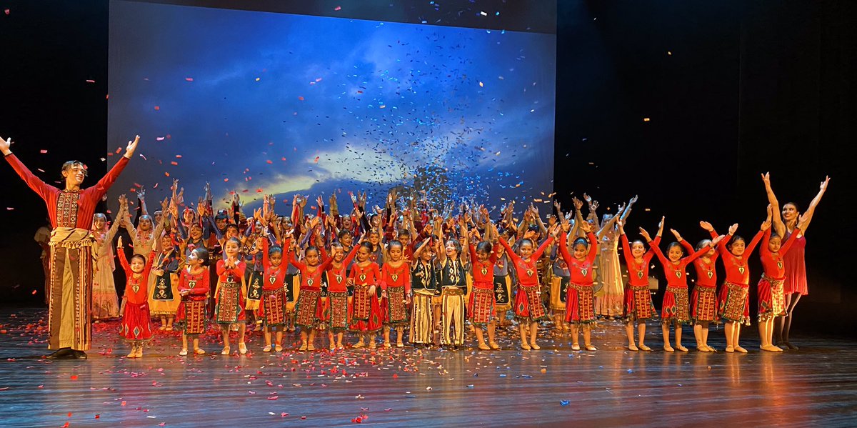 philippe car (@philippecar) on Twitter photo Nous représentions le Maire <a href="/luccarvounas/">Luc Carvounas</a> au gala de danse de la compagnie <a href="/c_yeraz/">Compagnie Yeraz</a> au <a href="/POLEAlfortville/">Le !POC!</a> avec mes collègues <a href="/GaroKhachikian/">Garo Khachikian</a> <a href="/ZabounianD/">Déborah</a> et <a href="/MardiryanS/">Mardiryan Saro</a> pour y réaffirmer le soutien sans faille de la municipalité <a href="/Alfortville_94/">Ville d'Alfortville</a> pour ces acteurs culturels d’exception Nous représentions le Maire <a href="/luccarvounas/">Luc Carvounas</a> au gala de danse de la compagnie <a href="/c_yeraz/">Compagnie Yeraz</a> au <a href="/POLEAlfortville/">Le !POC!</a> avec mes collègues <a href="/GaroKhachikian/">Garo Khachikian</a> <a href="/ZabounianD/">Déborah</a> et <a href="/MardiryanS/">Mardiryan Saro</a> pour y réaffirmer le soutien sans faille de la municipalité <a href="/Alfortville_94/">Ville d'Alfortville</a> pour ces acteurs culturels d’exception