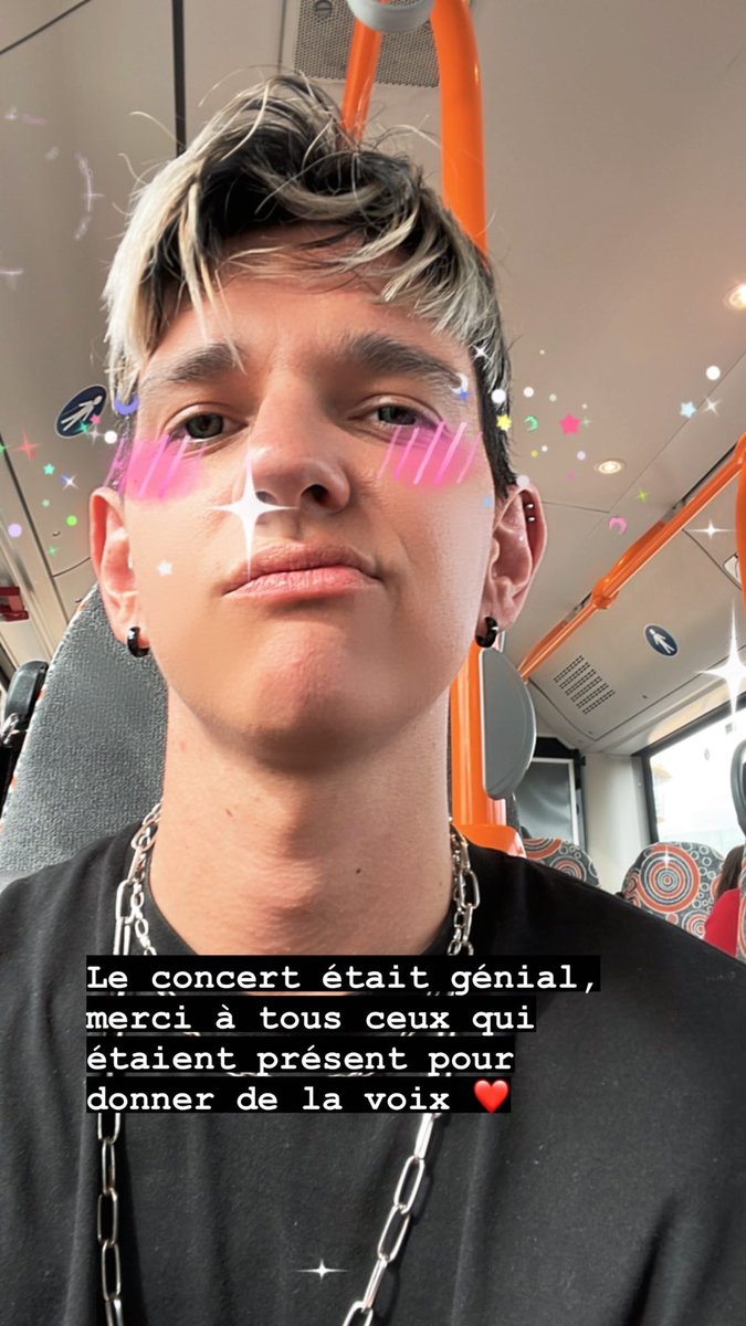Bien rentré de l’Anime Focal Luxembourg où j’ai pu me produire avec <a href="/Kai2music/">KAI IDEN</a> pour notre Japanimation Show (aidez nous à trouver un meilleur nom svp 😂). J’ai adoré cette scène ! J’ai pu même faire un tuto de scream à un daron et son fils 🔥😁 Le Metal ça rapproche les gens 👍🏻