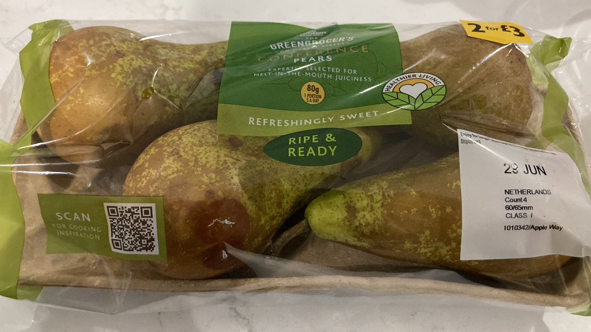 VicP29's tweet photo. @MorrisonsNews @Morrisons what’s going on?! Last week I got mouldy peppers on the day I picked up my click &amp; collect and today mouldy pears! Who do I speak to?? https://t.co/ggcWxK1OIS