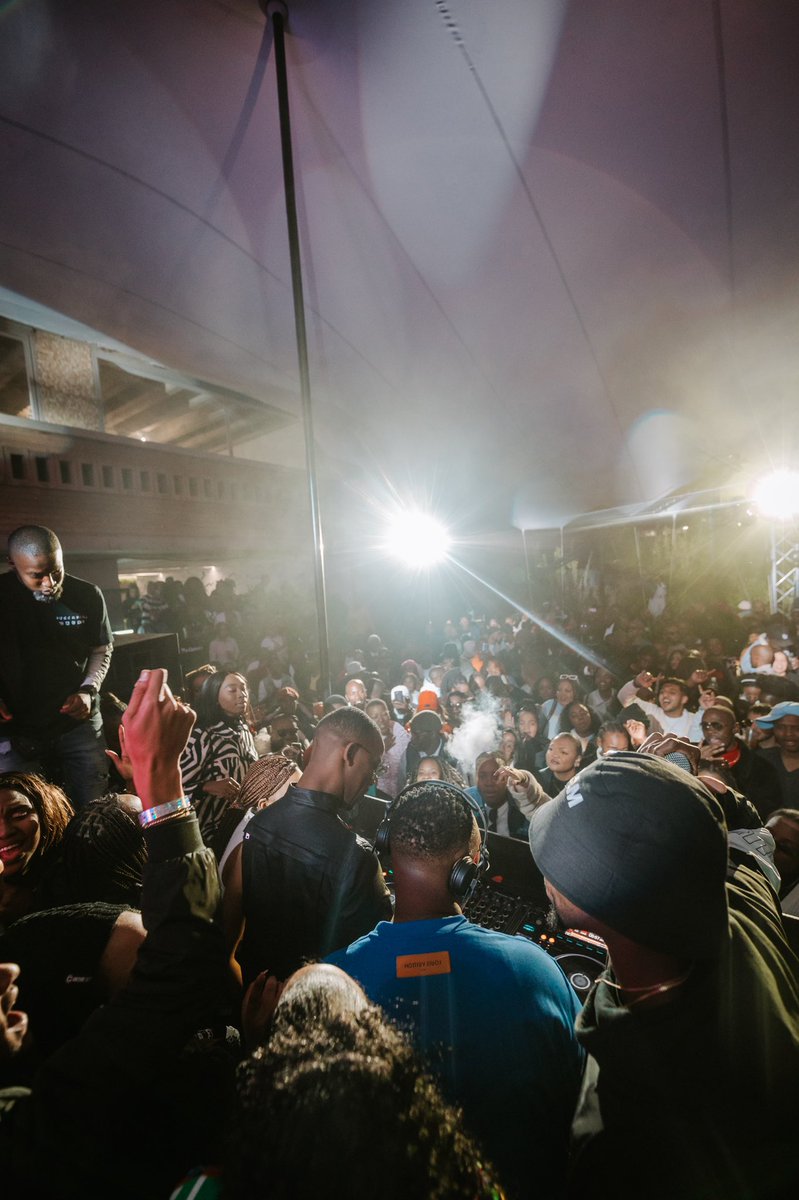 Shimza01's tweet photo. Man!!! ♥️🙏🏾 I’ll never take the support for granted, I’ll keep pushing 🙏🏾🙏🏾🙏🏾♥️ Thank you for everything 🙏🏾🙏🏾🙏🏾 https://t.co/mQpSyyLiqW