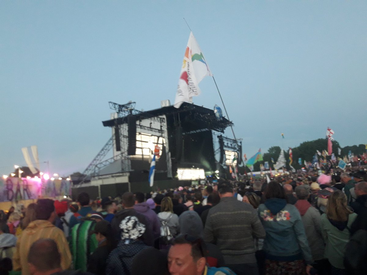 Settle down everyone... the masters have arrived. Yes, it's PSB TIME on the Other Stage. EM #Glastonbury2022