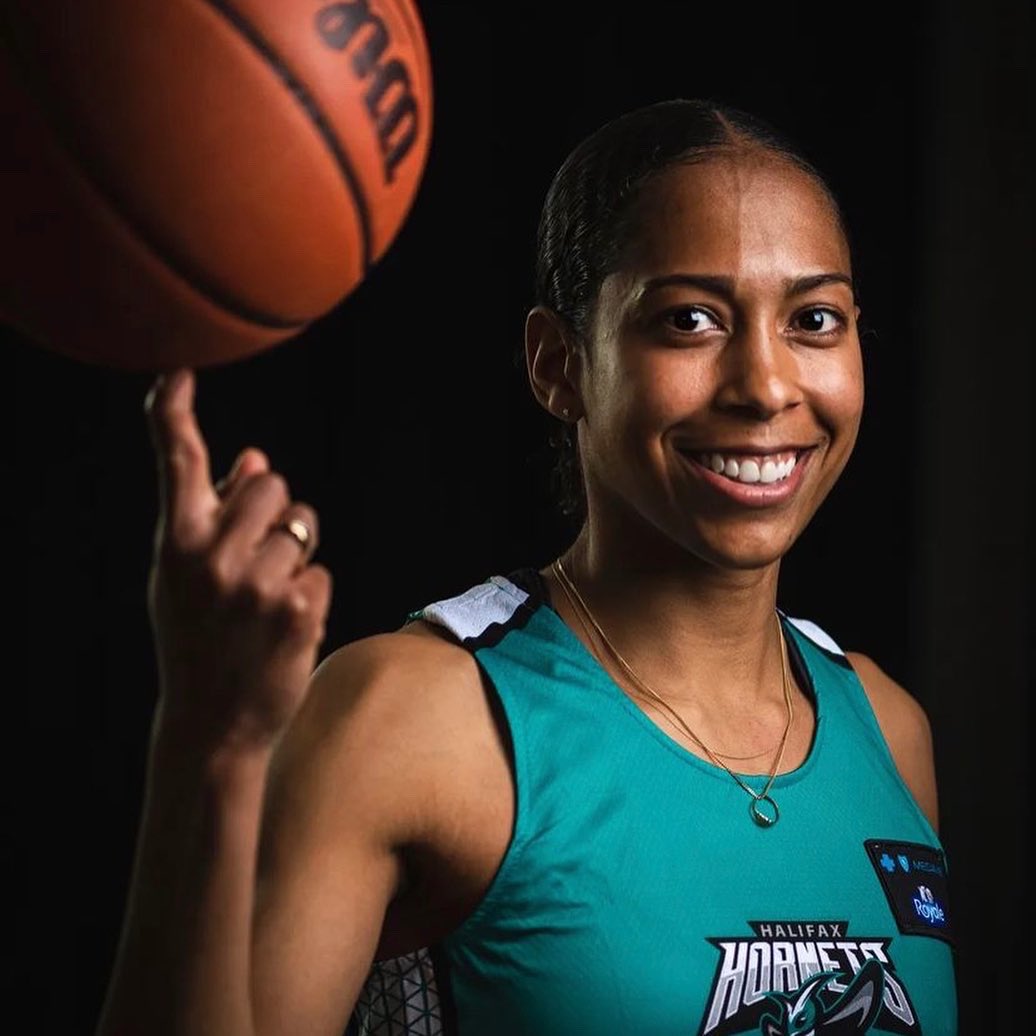 AcadiaAthletics's tweet photo. Congratulations to former @AxewomenBB #Axewomen Chanel Smith and Jasmine Parent in winning the inaugural 2022 @the_mwba Championship in a Halifax Hornets win over the undefeated Halifax Thunder.

#History #HistoryMade #Women #Basketball #MWBA #Champions #Championship https://t.co/hFg5pE1ERB