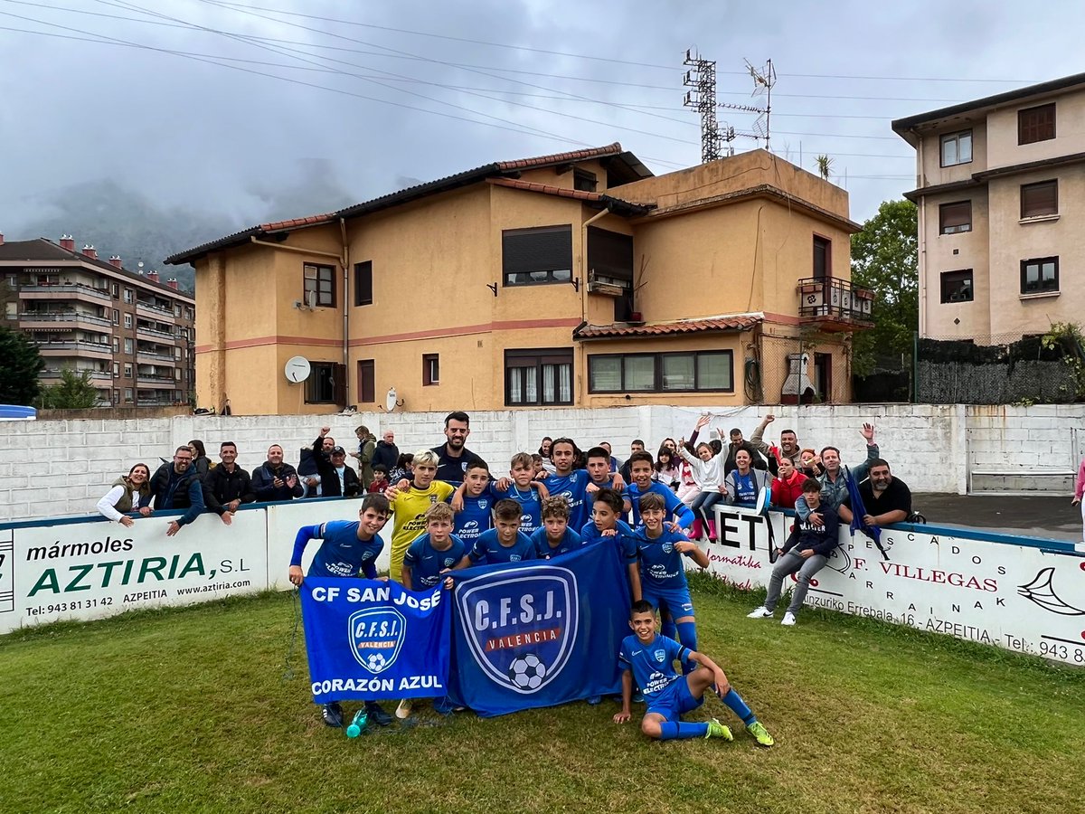 Pablo__8's tweet photo. Excelente representación del Alevín A @CFSANJOSE en la Azpeitia Cup.

Fase Grupos
AA 1-1 Igeltegi
AA 0-0 Villarreal
AA 0-0 Vasconia
AA 2-1 Betis
AA 0-0 Leganés

Fase Copa
AA 5-0 Antiguoko
AA 2-0 Alavés
AA 1-1 Rayo Vallecano

Semifinal
AA 1-1 Leganés (perdido en penaltis)

💙⚽💪 https://t.co/xsBEuZ8dIf
