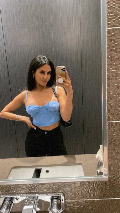 Hope everyone is having an amazing weekend! 💋 https://t.co/Dq620i6EFp