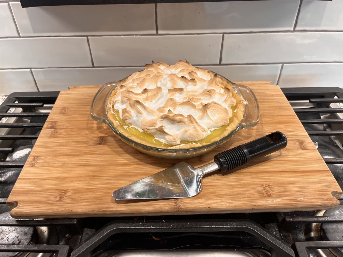 BE_On_Ice's tweet photo. Back to basics with this Lemon Meringue Pie from my new King Arthur’s Baking Companion. I was pretty happy with the insides, but somebody’s going to have to teach me how to make a decent pie crust. I am afraid to cut this. https://t.co/esZYJbykYO