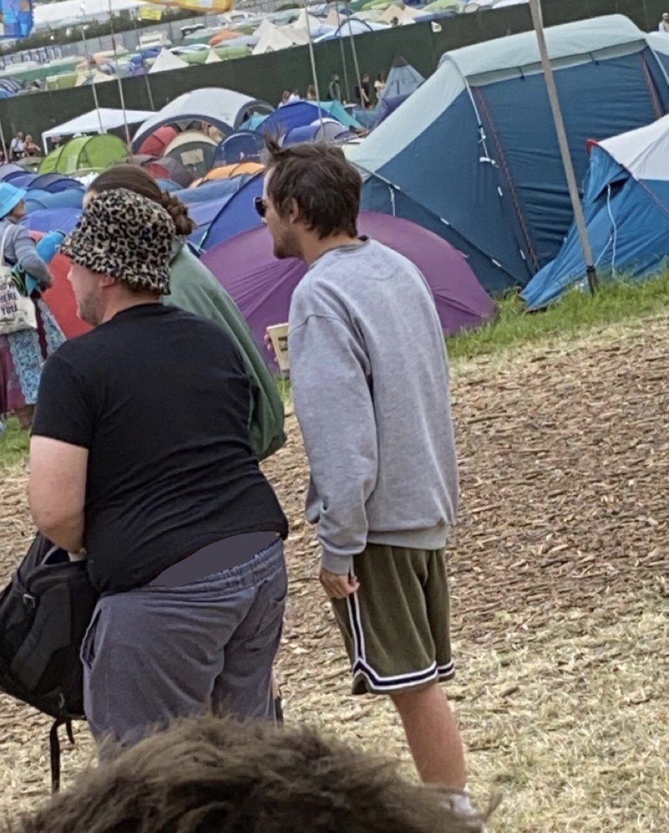 HLMXUpdates's tweet photo. 📸| ¡Más de Louis en Glastonbury!

© nicoladavies85 https://t.co/ooNXmIOPtZ