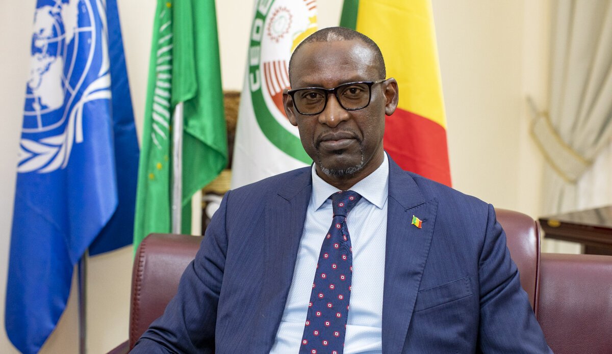 MLamineH's tweet photo. Abdoulaye DIOP rencontrera demain Lundi le corps diplomatique accrédité chez nous. 
En espérant qu'il ne parlera pas de sanctions, puisque celles-ci n'ont aucun impact sur notre pays et d'autant que le Sénégal et la Côte d'Ivoire sont plus touchés que nous🙄🙄🙄. https://t.co/EbAJuPGShE