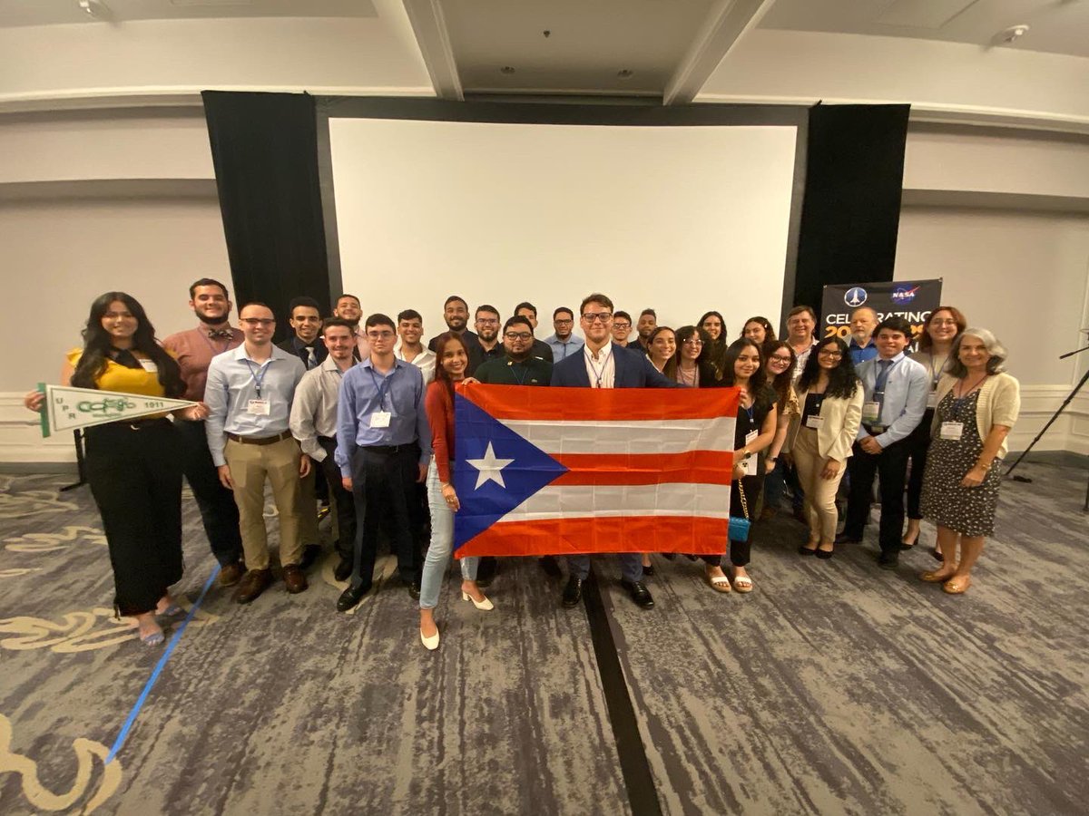 astro_steph's tweet photo. For the past 3 years I have participated in NASA RASC-AL competition, and without a doubt these have been the best 3 years. Extremely proud of our teams work, and proud to have been a part of this amazing project MAPPER. Can’t wait for what the future has in store!💚❤️ https://t.co/LKGTcIr8mK