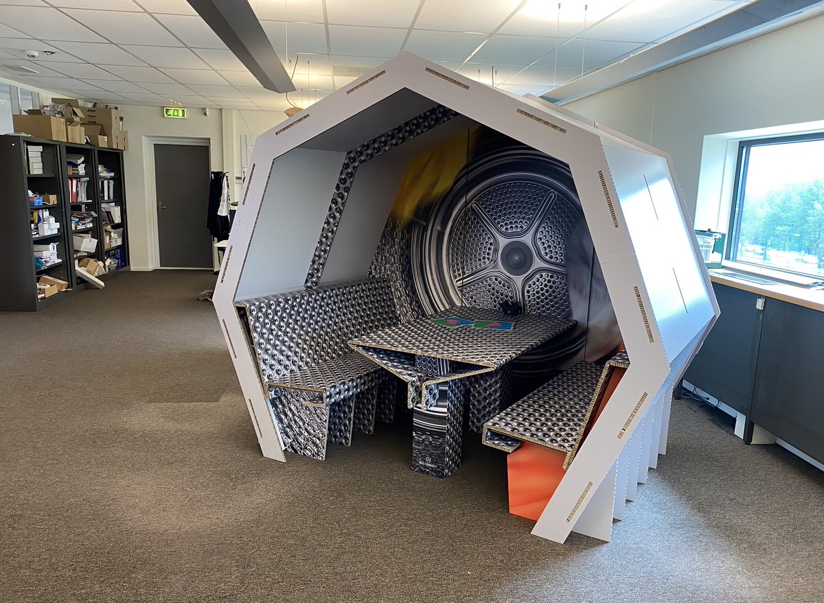 CoverArtPrints's tweet photo. Drie BeeConnect’s geplaatst bij @ATAG Benelux, aansprekend, creatief en erg mooi resultaat. Duurzame en flexibele vergader units van 100% honingraat karton. Zie https://t.co/kMQNFcCd4j https://t.co/sLTQW1FXpS