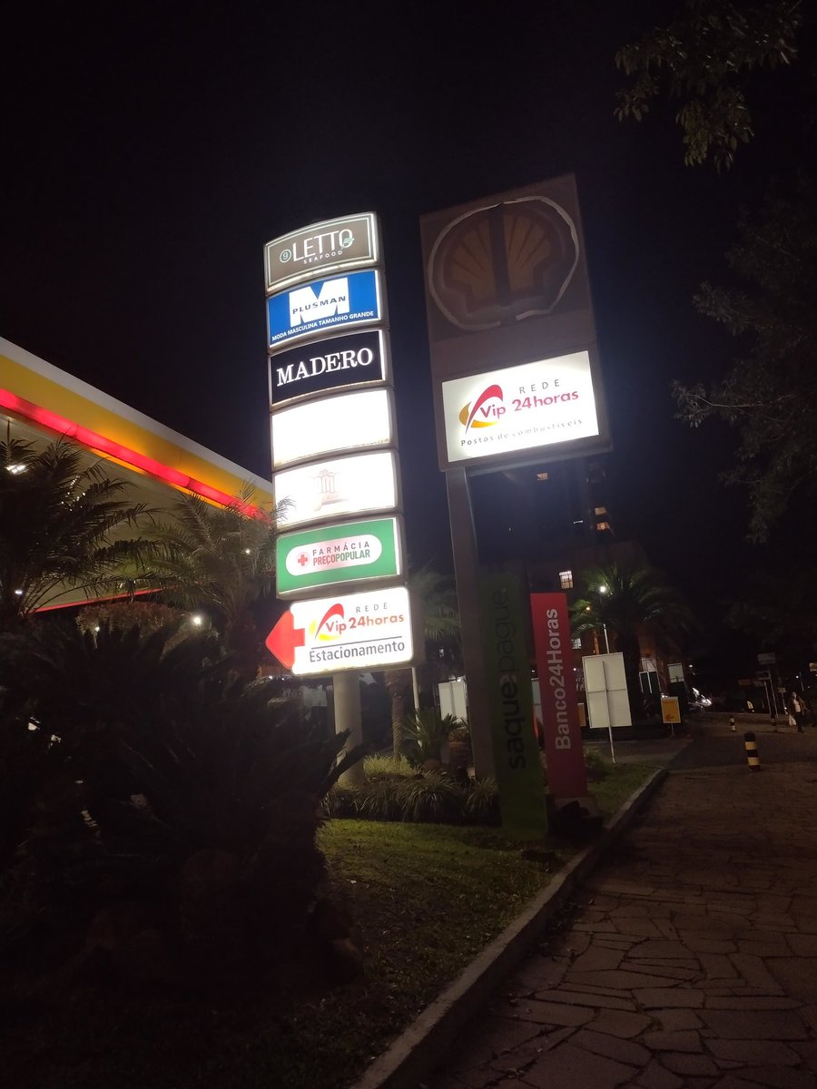 DianaHerbstrith's tweet image. @rodievy2813 @EdivaniaFs 
A uns 20 minutos atrás no posto Shell da Esquina Anita Garibaldi com Marechal Andrea, DESCASO total com cliente o posto lotado e apenas um atendente.
#postoshell #descaso #sematendente