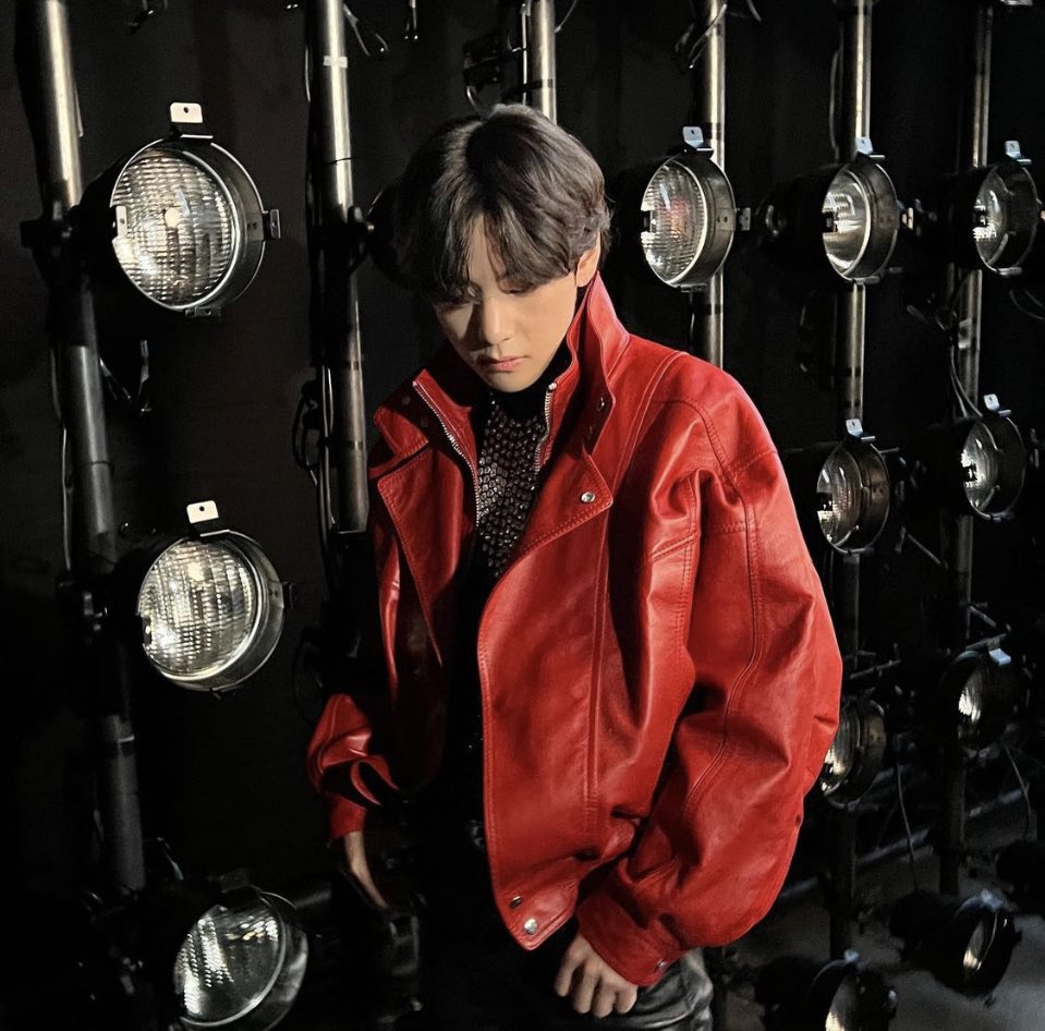 btspicstwt_'s tweet photo. [📸PHOTOS] #TAEHYUNGxCeline ❤

[source: Bazaar Men Thailand] https://t.co/JIzKMFcMMu