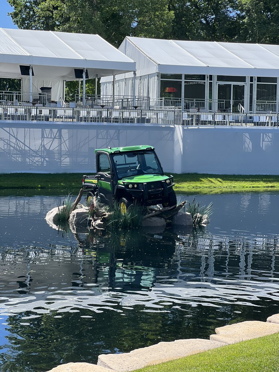 ColsonBates's tweet image. Excited to be out here volunteering for the @JDCLASSIC! 🚜🌾 Should be a great week.