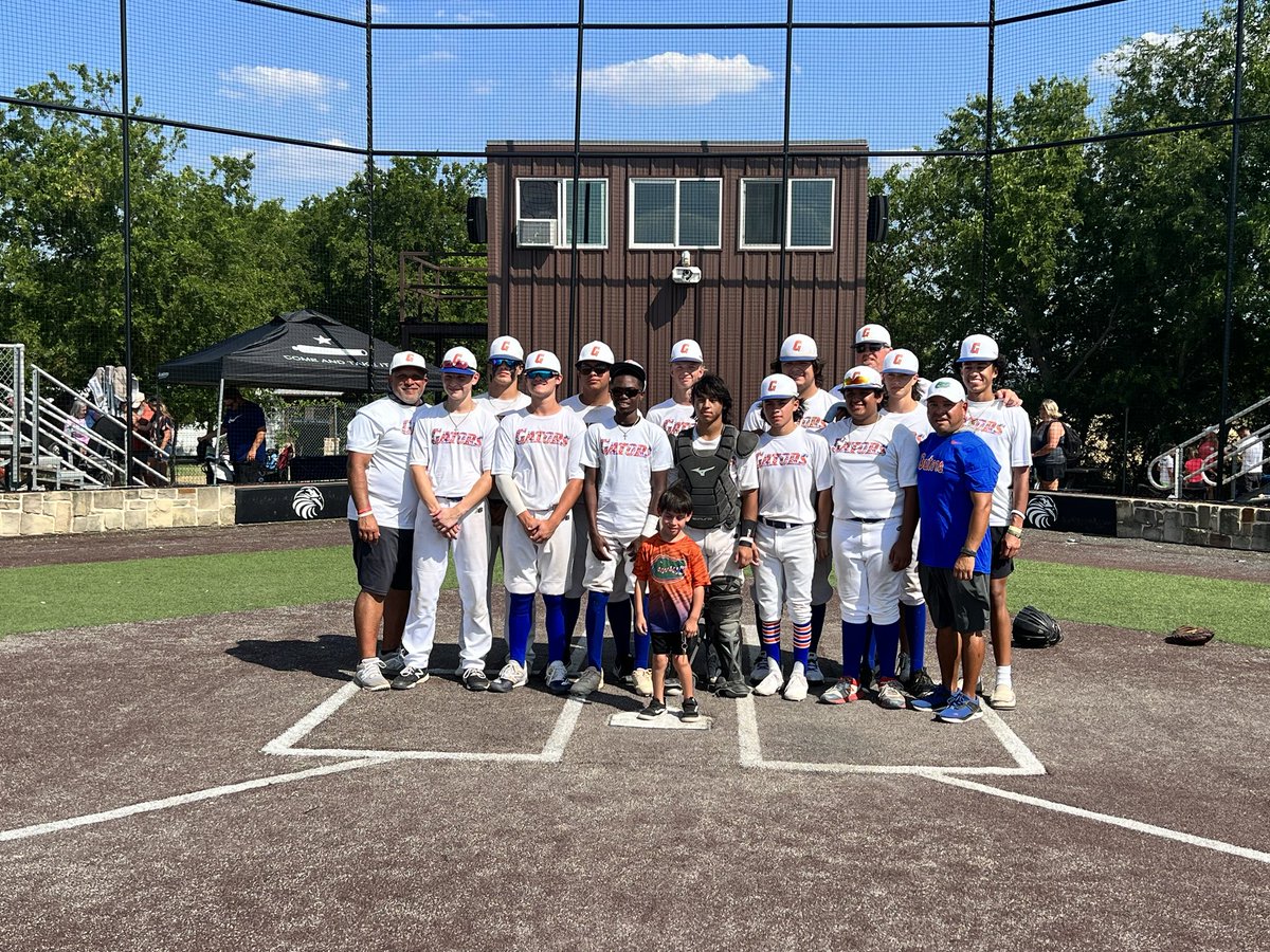 Congratulations to our 15u Blue-Guerrero.  6-0 on the weekend to take home the Championship.  Great accomplishment for the young group!