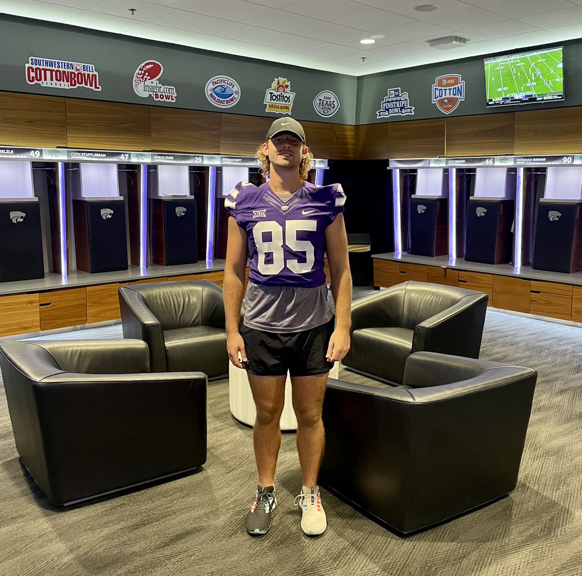 Parker32Andrews's tweet photo. Enjoyed touring @KStateFB today. Really impressed with the commitment to the student athletes. Now ready to get after it tonight at Elite Camp! 💪🏈

#EMAW

@CoachKli
@CoachBuddyWyatt
@CoachBrianLepak
@DYoungRivals
@LifeofFitz
@GoPowerCat https://t.co/1BL45W8VHM