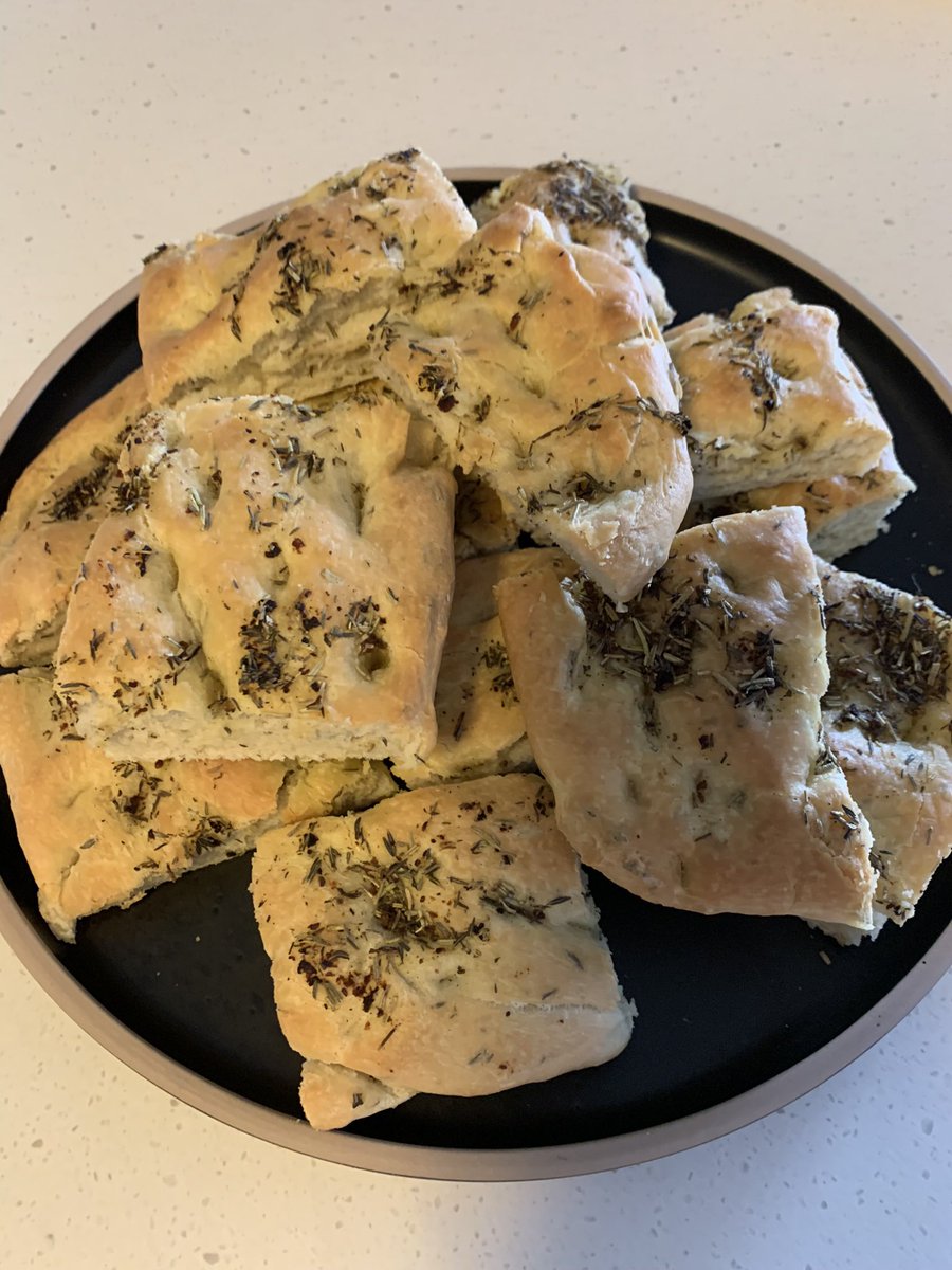 eyes_6064's tweet photo. Yummy cooking over the weekend….lemon drizzle cake, garlic and herb focaccia along with some pork tonkatsu #cooking #weekendcookup #nomnom https://t.co/R3fS5jgRMm