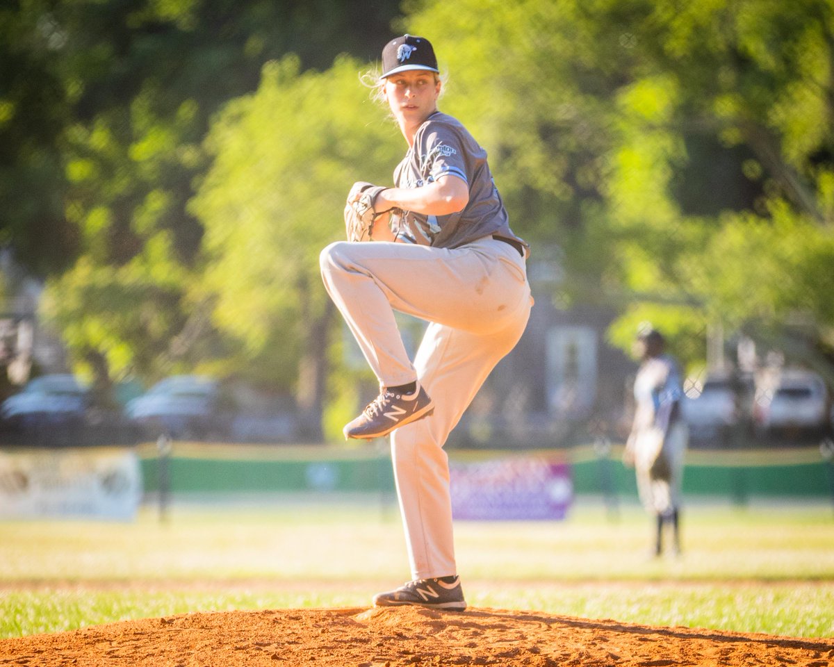 Didn't even have enough time to tweet this out because Marika Lyszczyk came in for the save in the seventh and pitched a 1-2-3 inning on 4 pitches 🤯 🐳🆙