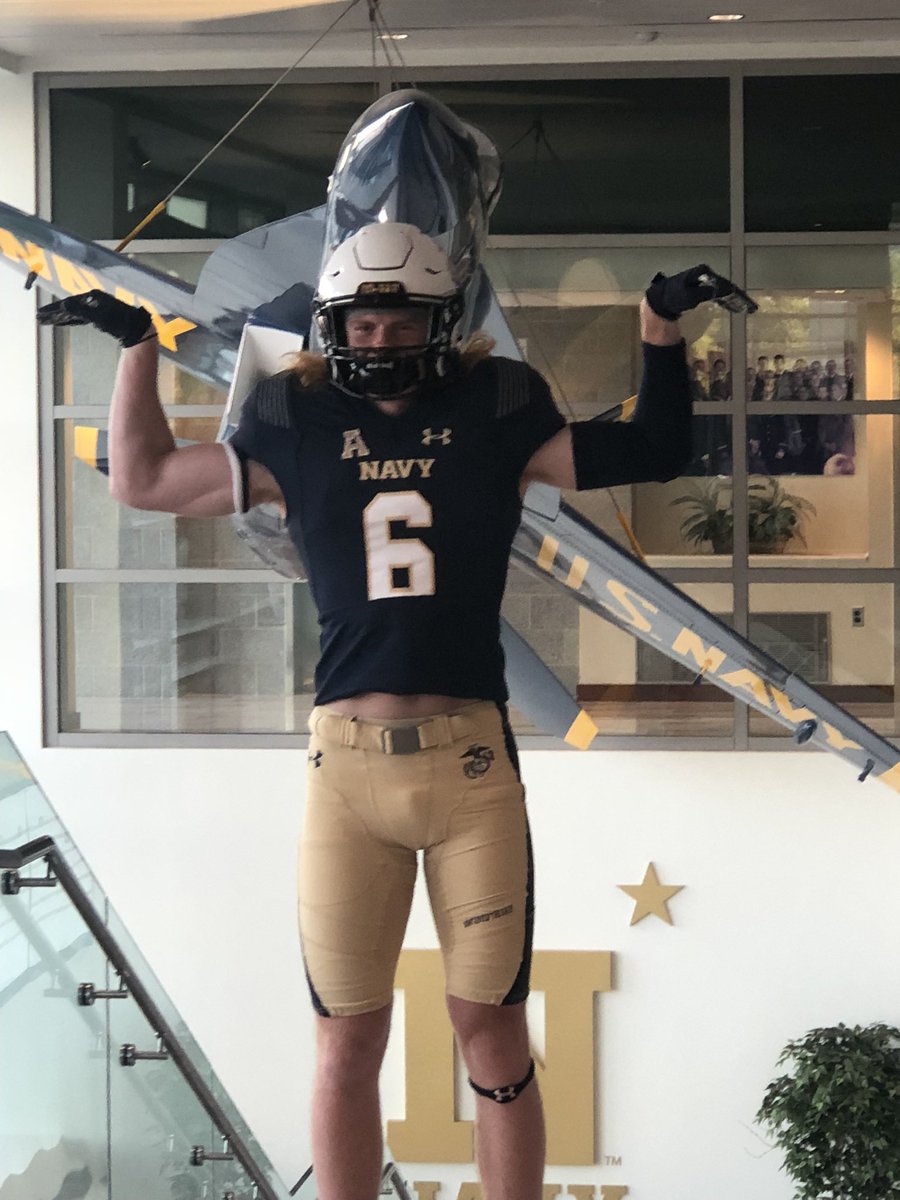 BradleyRaredon's tweet photo. I am excited to announce that I have received an offer to continue my academic and athletic career at the United States Naval Academy. Thank you to coaches, family, and friends, and most of all the Lord. @CoachConiglio51 @Hudsyfootball 
@MSHOOP315 @StrengthHHS @NavyFBrecruit https://t.co/gzDOOPQCCZ