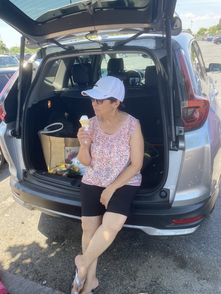 leanadran's tweet image. Sunday sundae