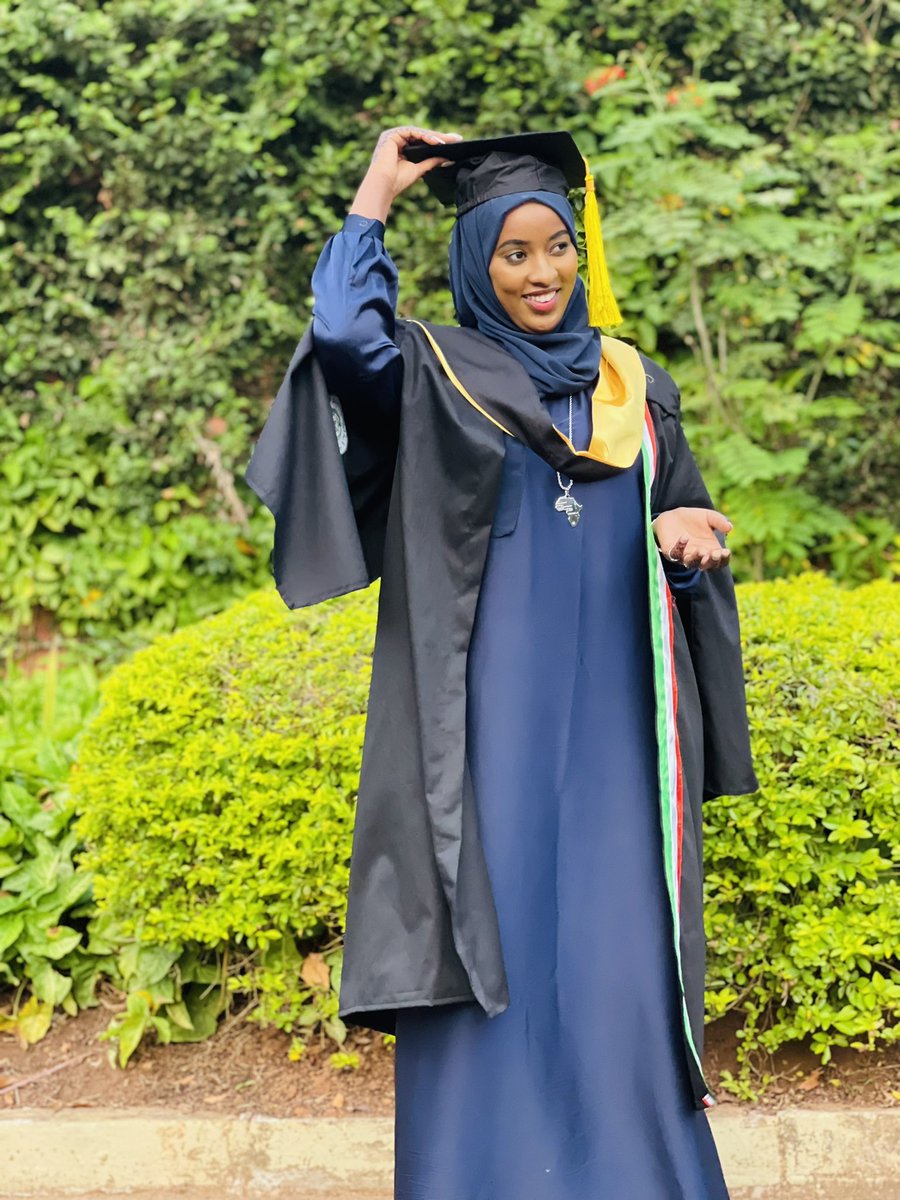 Hebaileeye's tweet photo. Alxamdullilaah.
It was such a great day when I completed my degree on 10th/June/2022🎓🎓👏 https://t.co/DjUSAYIfVZ