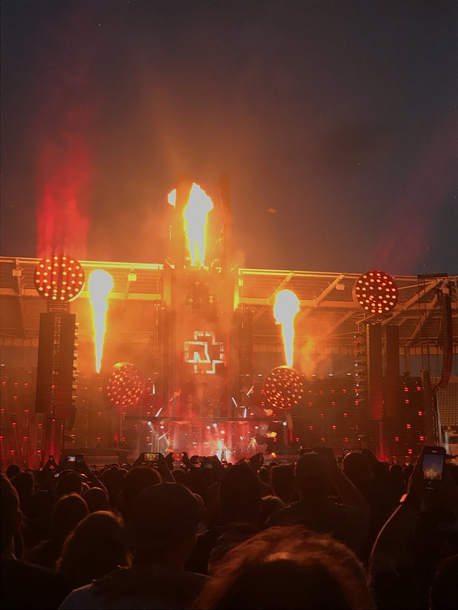 SamBanner90's tweet photo. What a show #rammstein 🔥 https://t.co/HUktjUox8h
