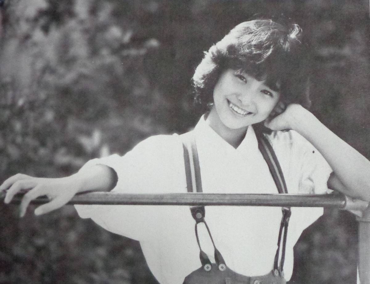 shinya_bokudake's tweet image. 【ちょっと一興😉】

モノクロ▶カラー

#水野きみこ 

某雑誌の新人紹介記事より😘

@retoro_mode