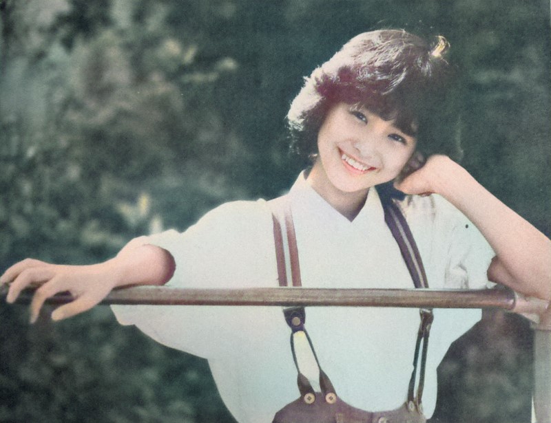 shinya_bokudake's tweet image. 【ちょっと一興😉】

モノクロ▶カラー

#水野きみこ 

某雑誌の新人紹介記事より😘

@retoro_mode