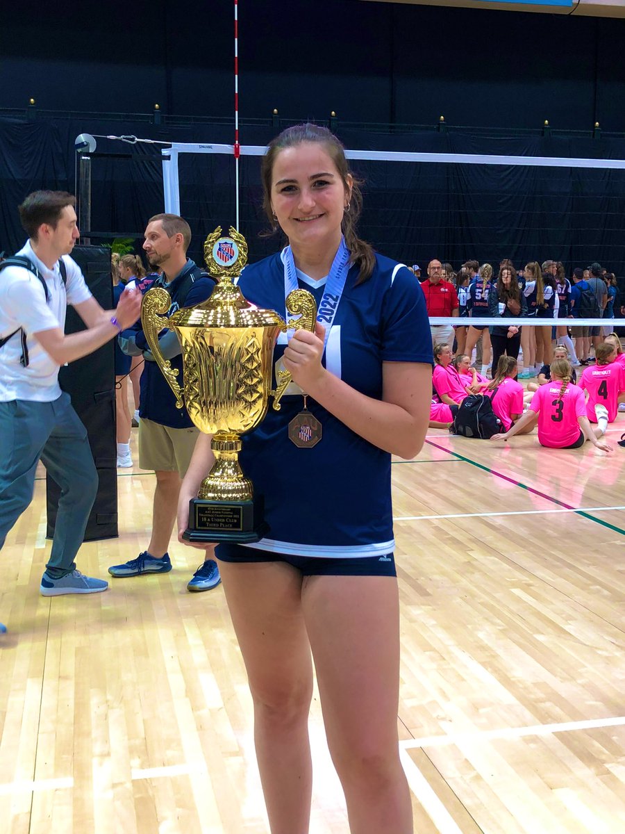 amelia_bosch's tweet photo. THIRD PLACE AT @AAUVolleyball NATIONALS!!🥉 https://t.co/QdRJopZb3w