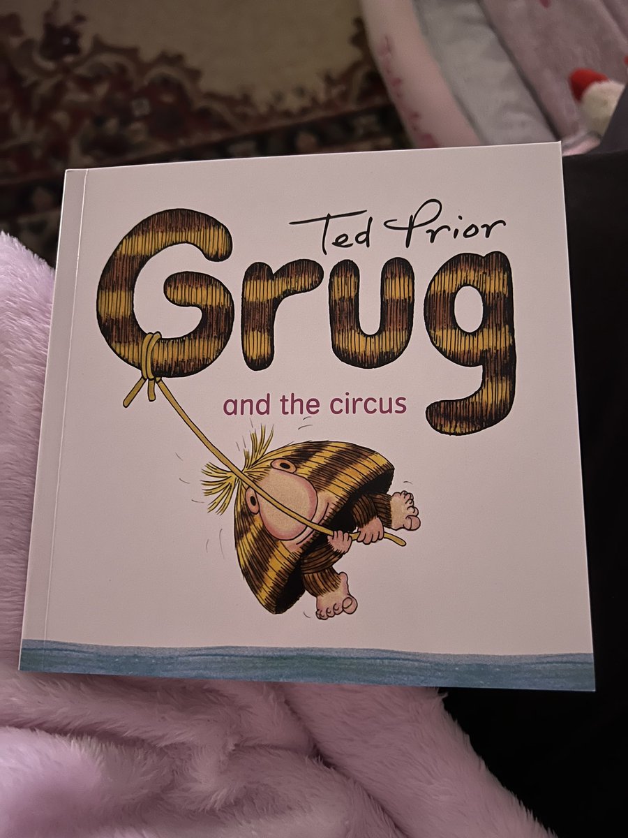 I read ‘Grug and the Circus’ this morning🐾 

#tinkerbellthepomchi 
#tinkerbellstorytime #pomchi #dogsoftwitter