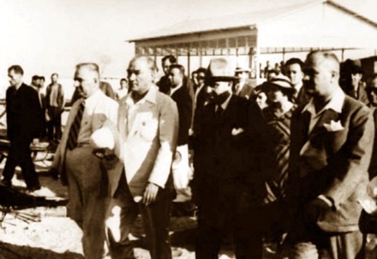 Günaydın Atatürk’ü sevenler. Gününüz güzel olsun.