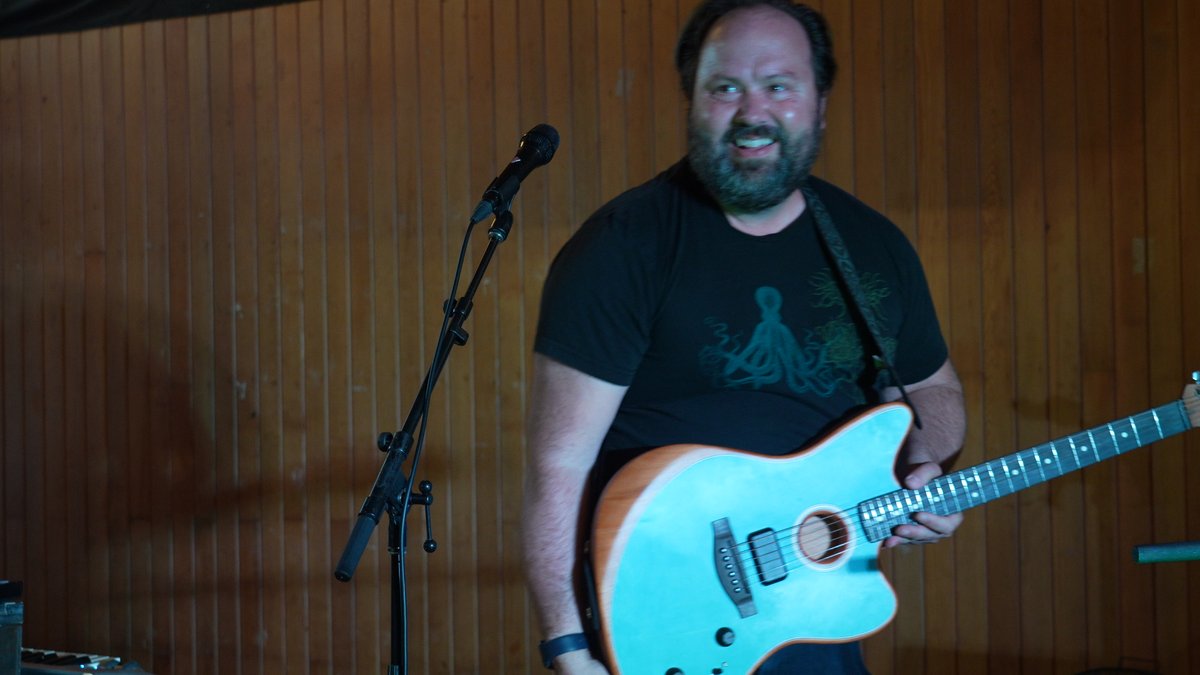 The <a href="/songs4naturesk/">Songs 4 Nature</a>  concert at Arlington Beach with some of the best artists I know was was fantastic. It was so wonderful to reconnect with friends and share music together. There were several moments that I was overwhelmed with emotion. It was so rewarding to be a part of it.