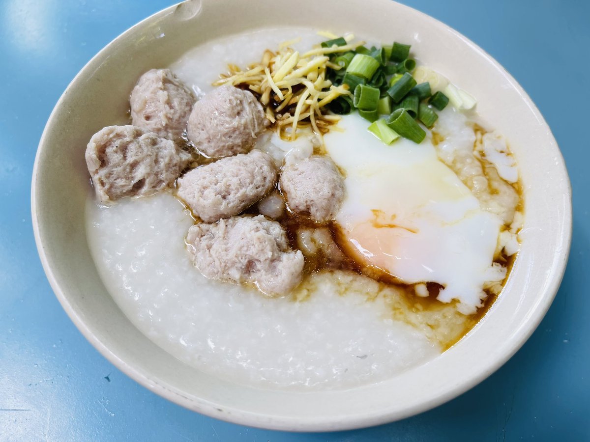 PerngJaii's tweet photo. คุณ @IpreferMiracle แนะนำร้านนี้มาเป็นปีละมั้งครับ เพิ่งจะมาทานทัน #ถ้วยสุดท้าย พอดีด้วยนะครับ แต่เมนูอื่นก็น่าทาน ไว้มาไ��้บ่อยละ เพราะเปิด 7 โมงถึง บ่าย 3 ครับ อร่อยสมคำร่ำลือครับ @reviewchiangmai @aroii https://t.co/WN38v0HUKs